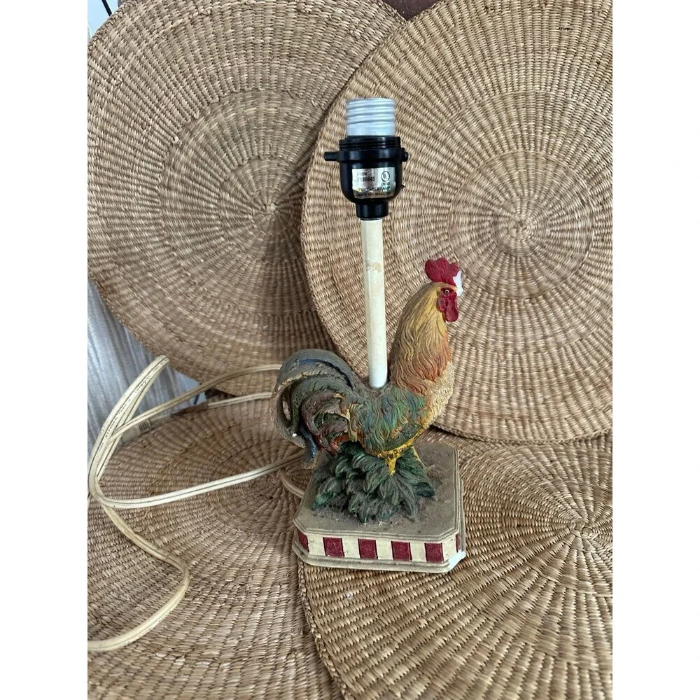 Vintage rooster chicken lamp